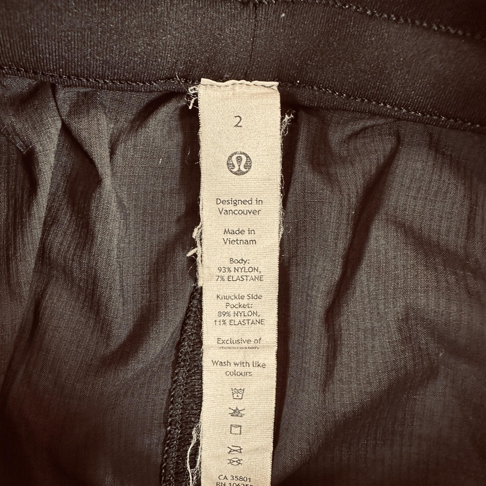 Lululemon Shorts Womens 2 Black Relaxed Fit 3.5 Inseam Drawstring Athletic - Picture 3 of 5